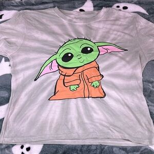 Super cute yoda t-shirt
